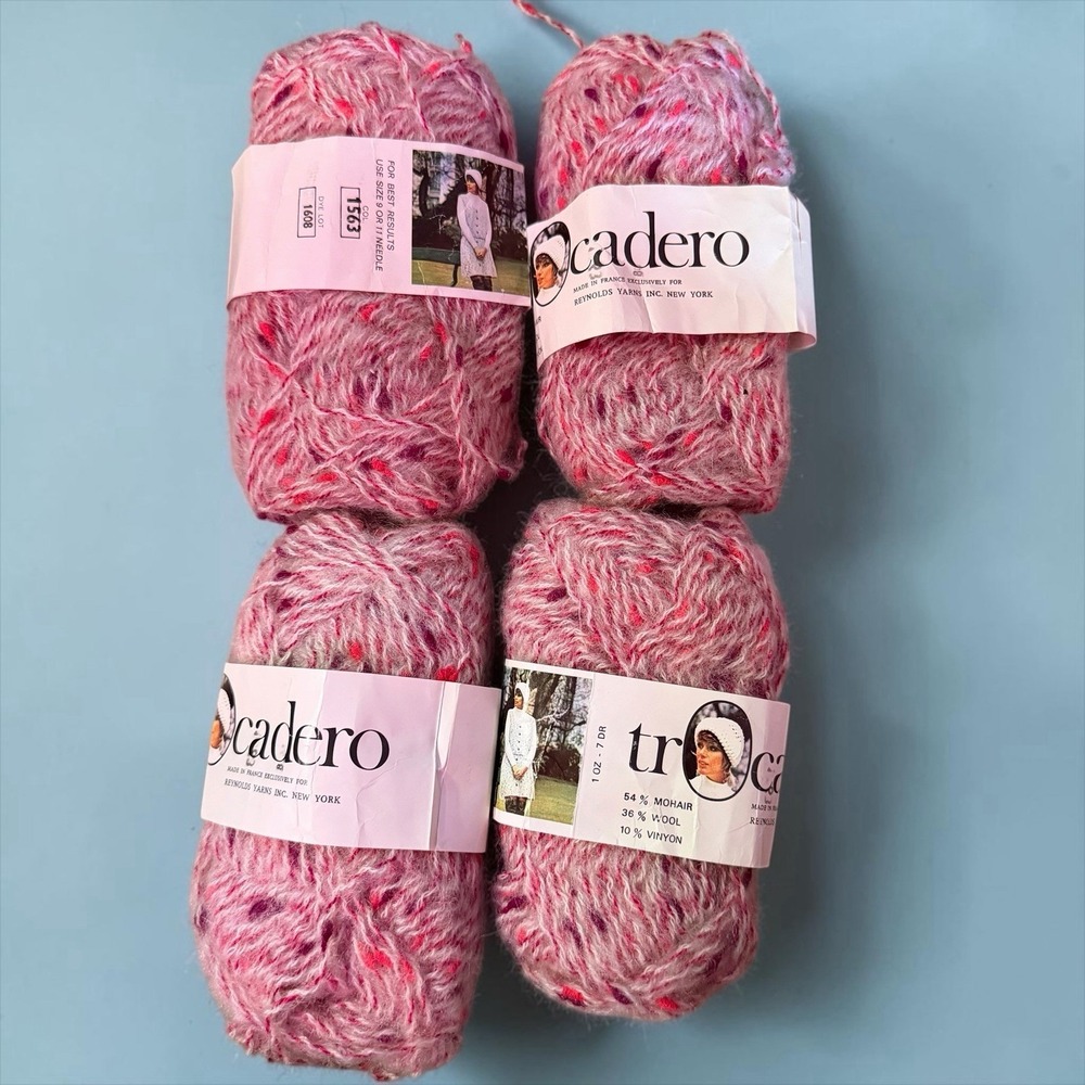 Reynolds Trocadero Yarn Made In France 54% Mohair 36% Wool 10% Vinyan Lot 4 Red